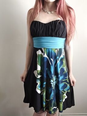 Speechless y2k Spring Black & Blue Strapless Dress Floral Green & White Detail